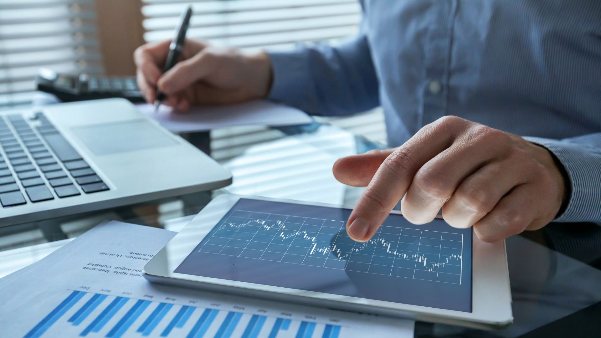 virtual CFO working with a graph